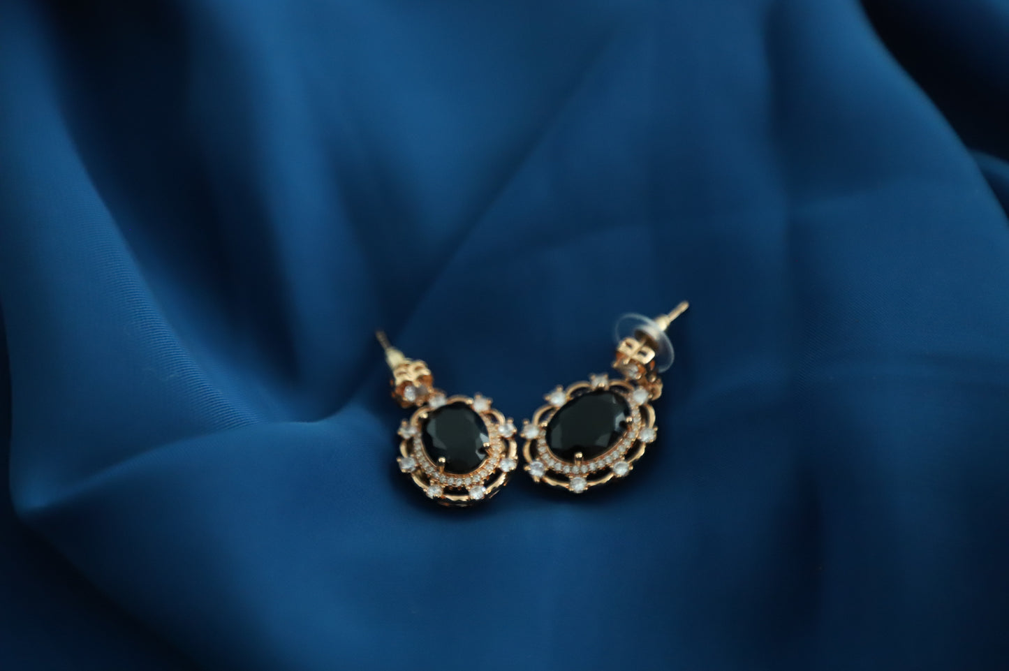 Vintage Black Stone Earrings – Gold & Crystal Accents