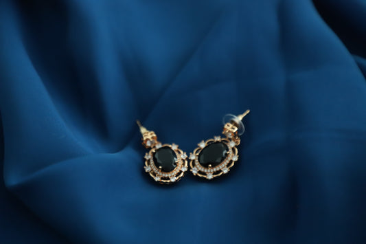 Vintage Black Stone Earrings – Gold & Crystal Accents