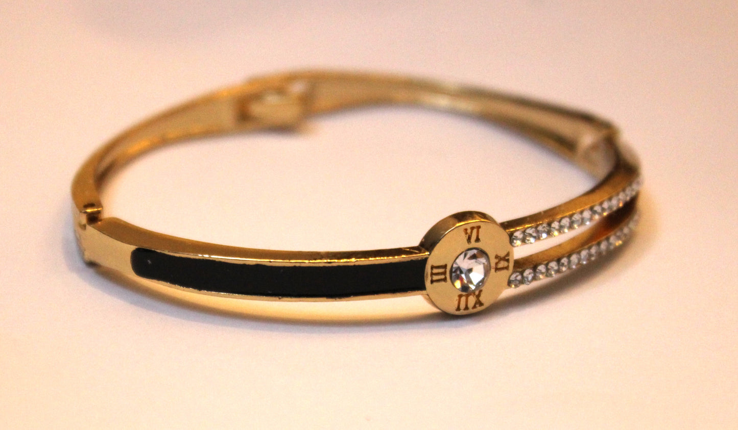 Golden bracelet-Circular stone design