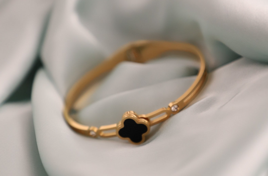 Golden clover bracelet anti tarnish - Black clover design