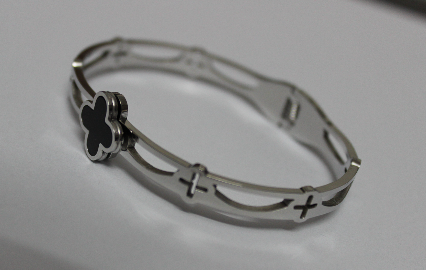 Silver clover bracelet anti tarnish